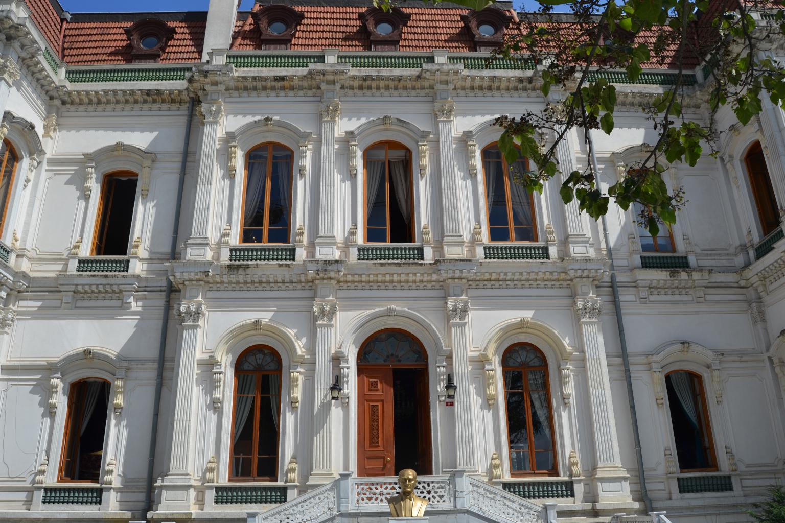 Adile Sultan Sarayı (Hababam Sınıfı Müzesi)